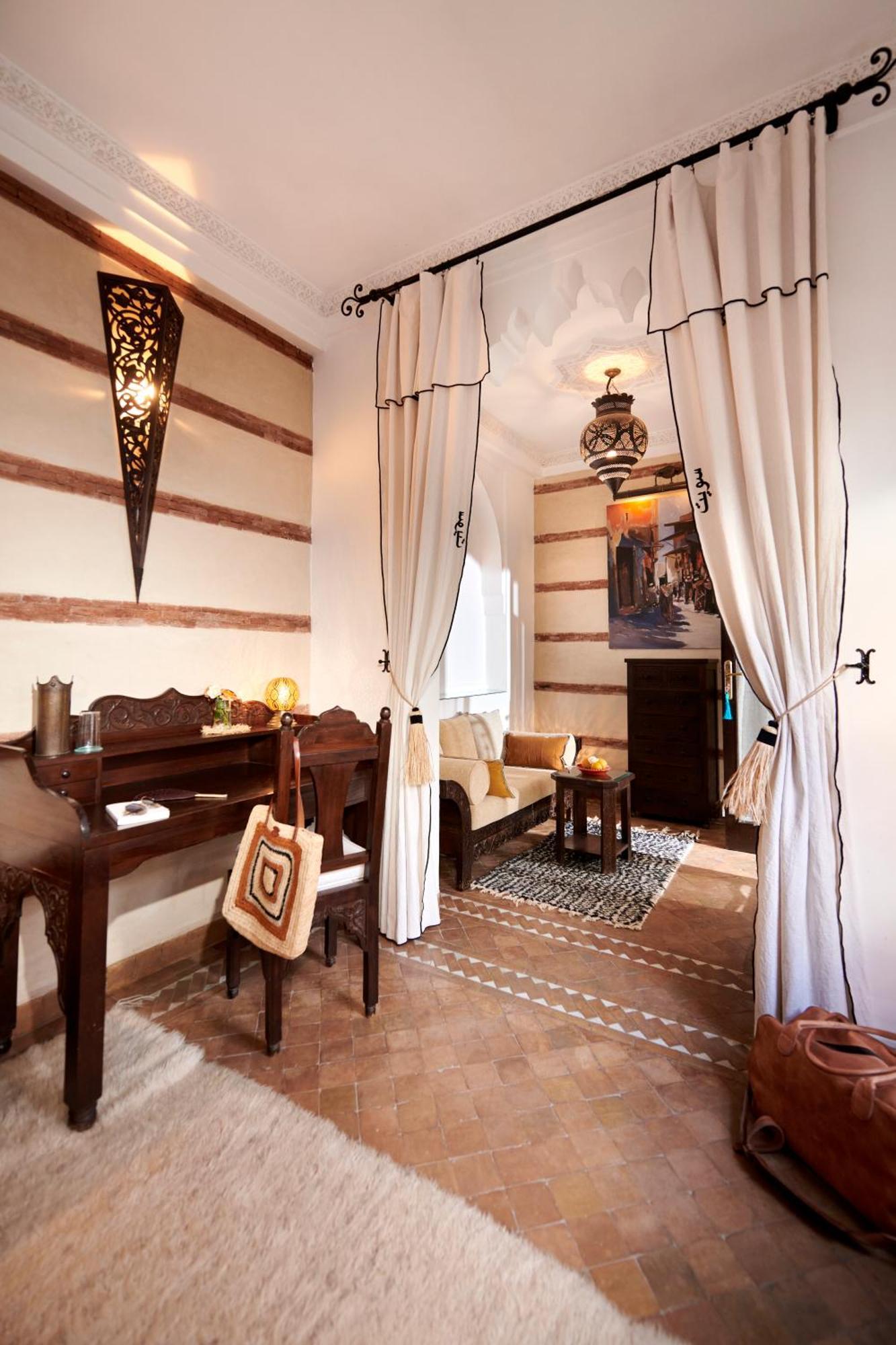 Riad Dar Amanza En Exclusivite Avec 4 Chambres Au Coeur De La Medina Marrakesh Buitenkant foto